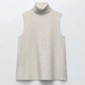 Topp - Stickad topp. Använd enstaka gånger. 