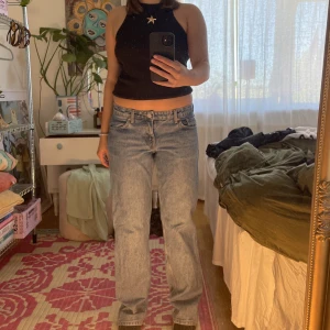 Jeans - Jeans från weekday, modell arrow, strlk 29/32. Säljer då de inte kommer till användning. 