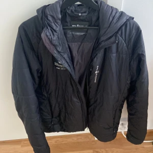 Jacka - Sail racing jacka värde 2500, 9/10 skick, storlek medium