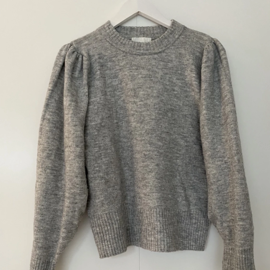 Stickad grå tröja  - 90