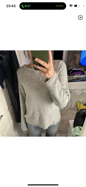 Tröja - Supergullig paljetttröja, använd fåtal gånger🫶🏼 (är som en en M)