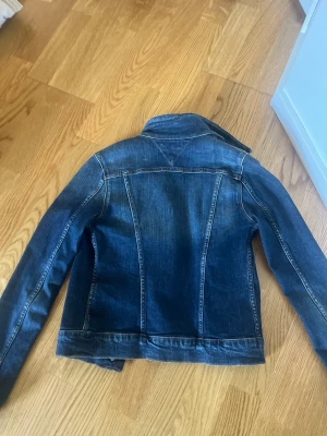 Jeans jacka - Jeans jacka. Xs/smål. Knappt andvänd 