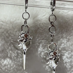 Layerd Skull earrings - 2 par: 200kr 1par: 100kr