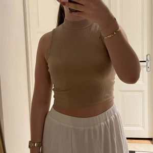 Linne - En topp/linne ifrån lager 157, aldrig använd :) 