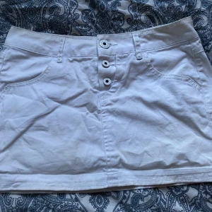 Vit jeans kjol - Fint skick 