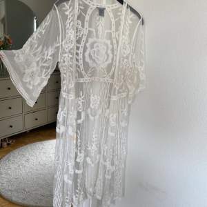 Supersnygg kaftan, aldrig använd🤍