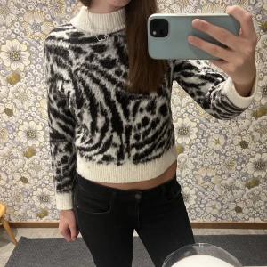 Tröja  - Snyggaste tröjan från hm!! 