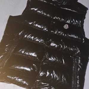 Monclar väst - Skick 9 av 10 