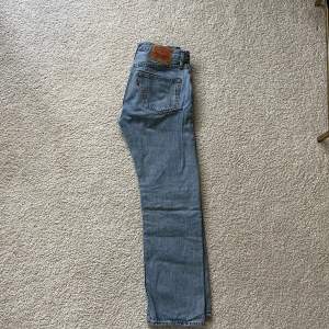 Säljer ett par Levis 501 i mycket bra skick. Nypris ca 1000 mitt pris. 200 kr 