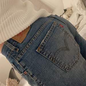 Ett par skit coola vintage jeans från Levis i modell 515. Skriv till mig för mått💗