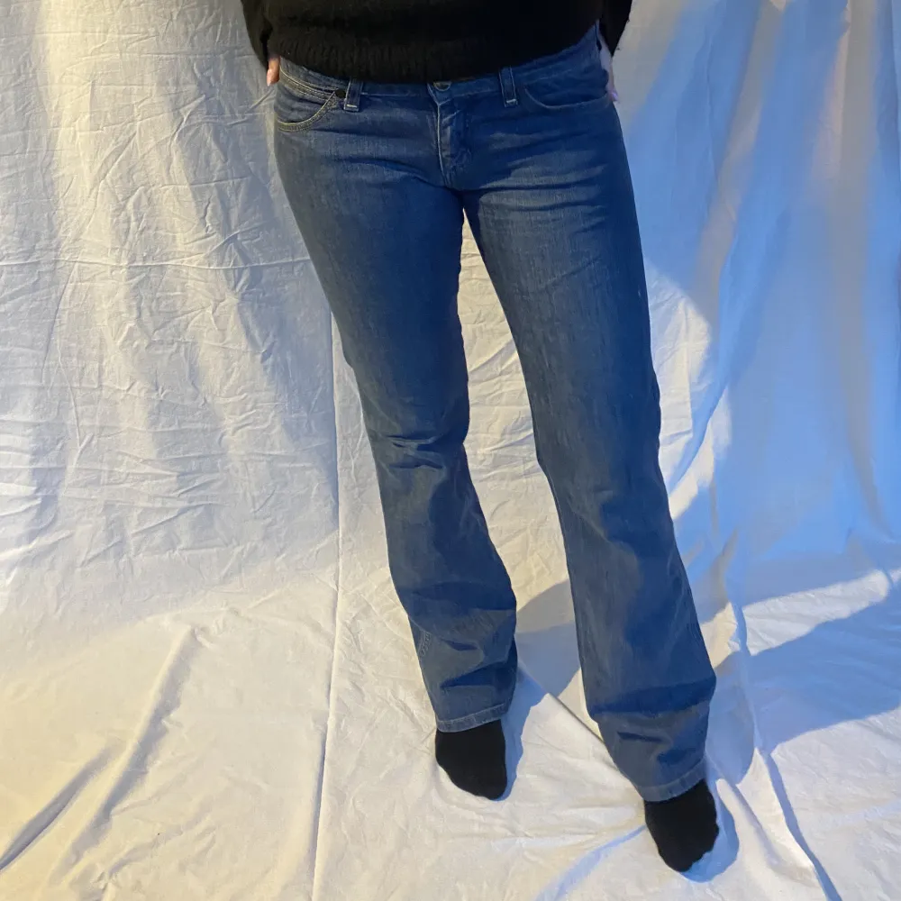 Wrangler jeans i modellen MEGAN, storlek w27 l32 MÅTT: midja 39, innerbenslängd 80 cm. Jeans & Byxor.