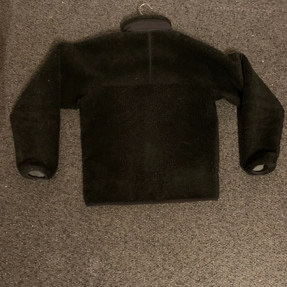 Patagonia fleece jacket retro x. Ny pris 2200, denna är använd sparsamt och har ett skick på 8/10. . Jackor.