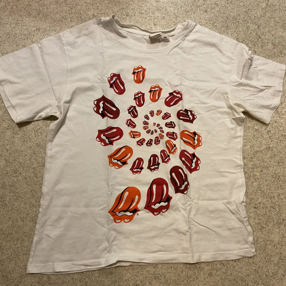 T-shirt Rolling Stones i fint skick. Från HM.. T-shirts.