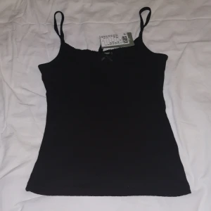 Linne - Oanvänt linne från hm. Pris går att diskutera 🌸