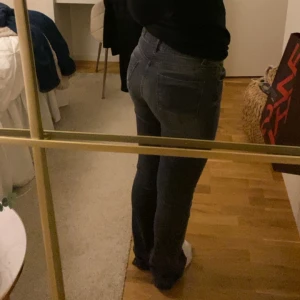 Ltb jeans - Säljer mina absoluta favorit jeans men som tyvärr ja har tröttnat på, sitter jättefint🩷I nyskick, nypris 700kr mitt pris går att diskutera vid snabb affär💞
