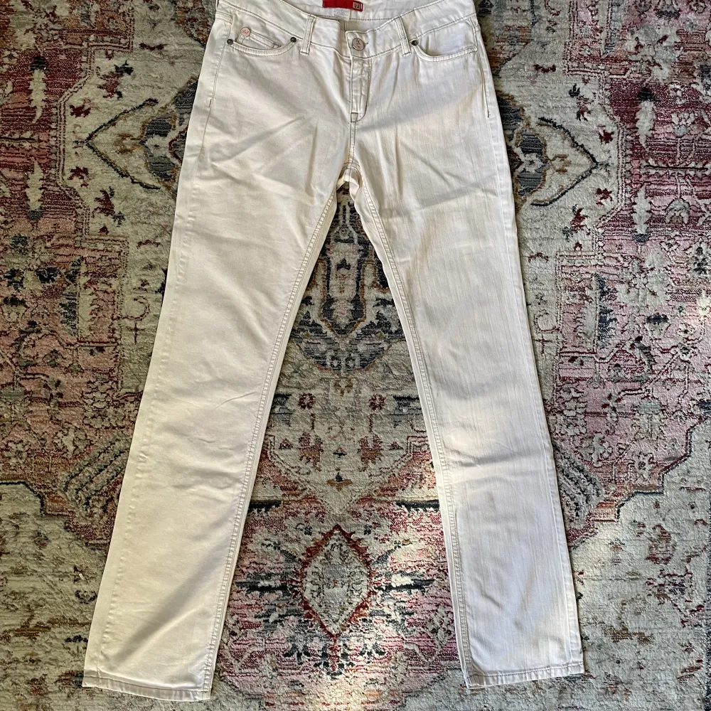 Säljer nu dessa fina byxor i  storleken 30. Made in Italy. 🌟 . Jeans & Byxor.