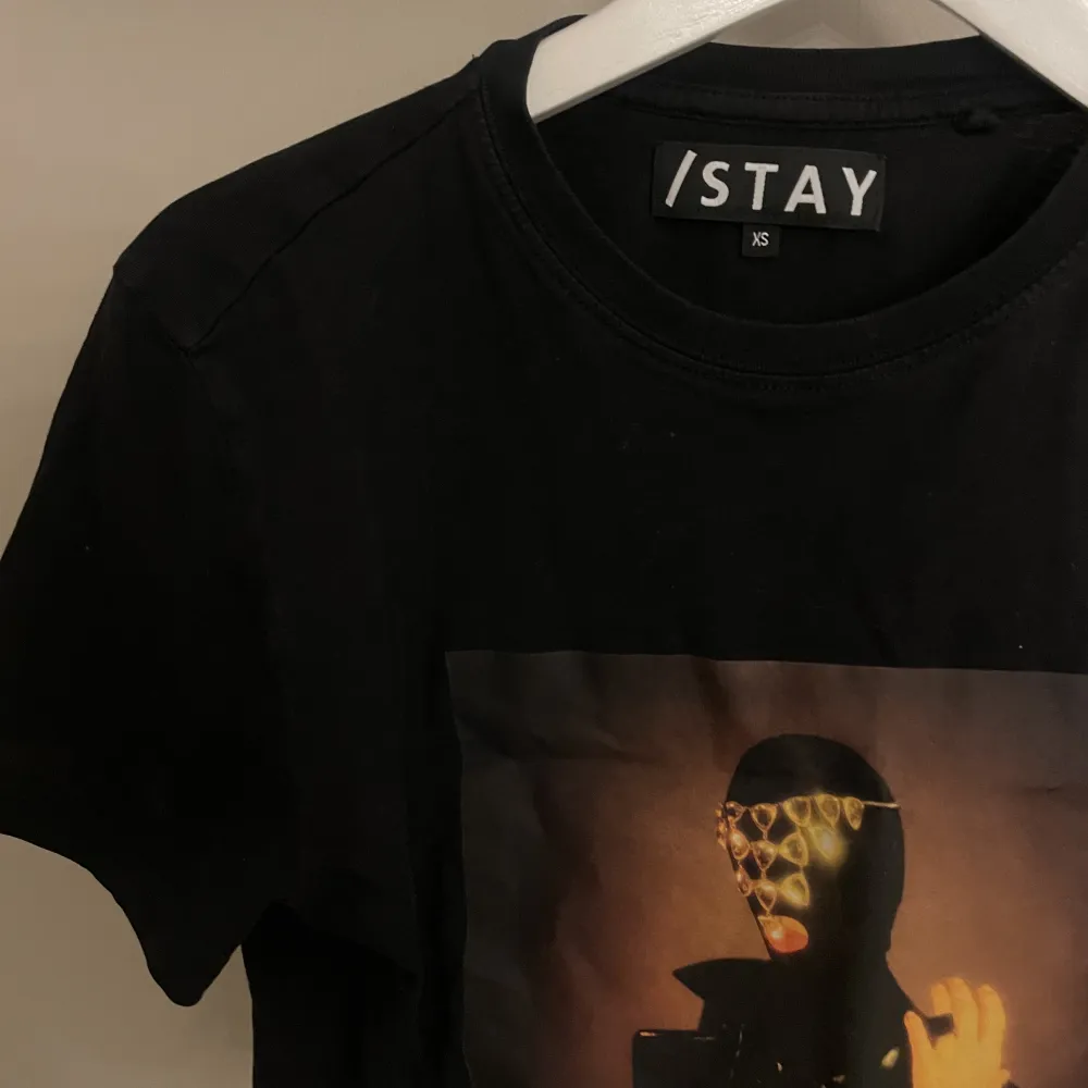 T-Shirt från Stay. Jättefin och cool. Storlek: Xs. T-shirts.