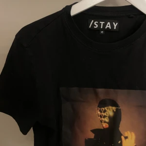 Stay T-Shirt - T-Shirt från Stay. Jättefin och cool. Storlek: Xs