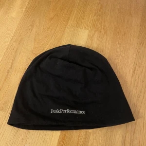 Peak mössa🩷 - Peak mössa, bra skick!