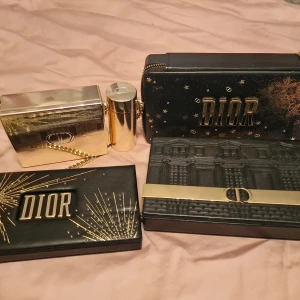 Dior  - 4st holiday collections clutch från olika år för samlare.