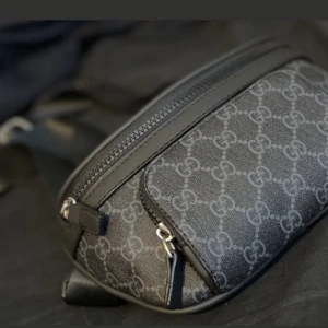 Magväska  - Gucci magväska