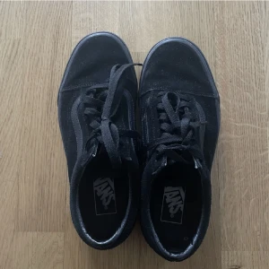 Vans i mocka - Vans i mocka, storlek 38. Knappt använda, nyskick. Köparen står för frakt 