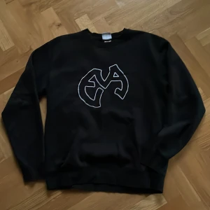 Eva crewneck - tvär fet eva crewneck!!
