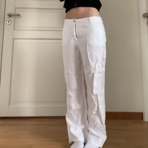 Linnebyxor  - Linnebyxor med vida ben🤍Är ca 162 cm som referens!