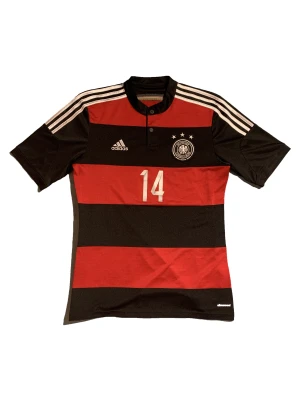 Tyskland 2014/2015 - Storlek Large  Skick 9/10 Namn på ryggen Draxler