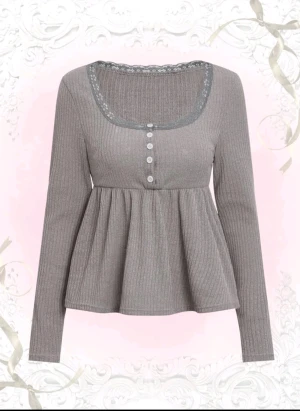 Grå tröja  - Långärmad tröja, används 1-3 gånger 