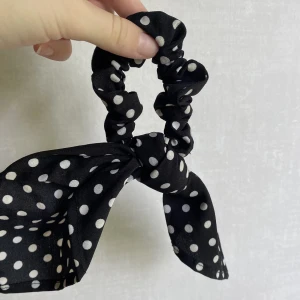 scrunchie - .