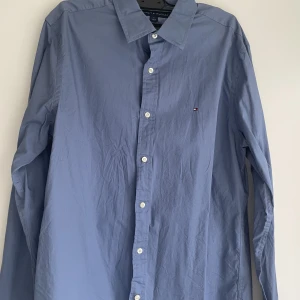 Tommy hilfiger skjorta  - Storlek M 