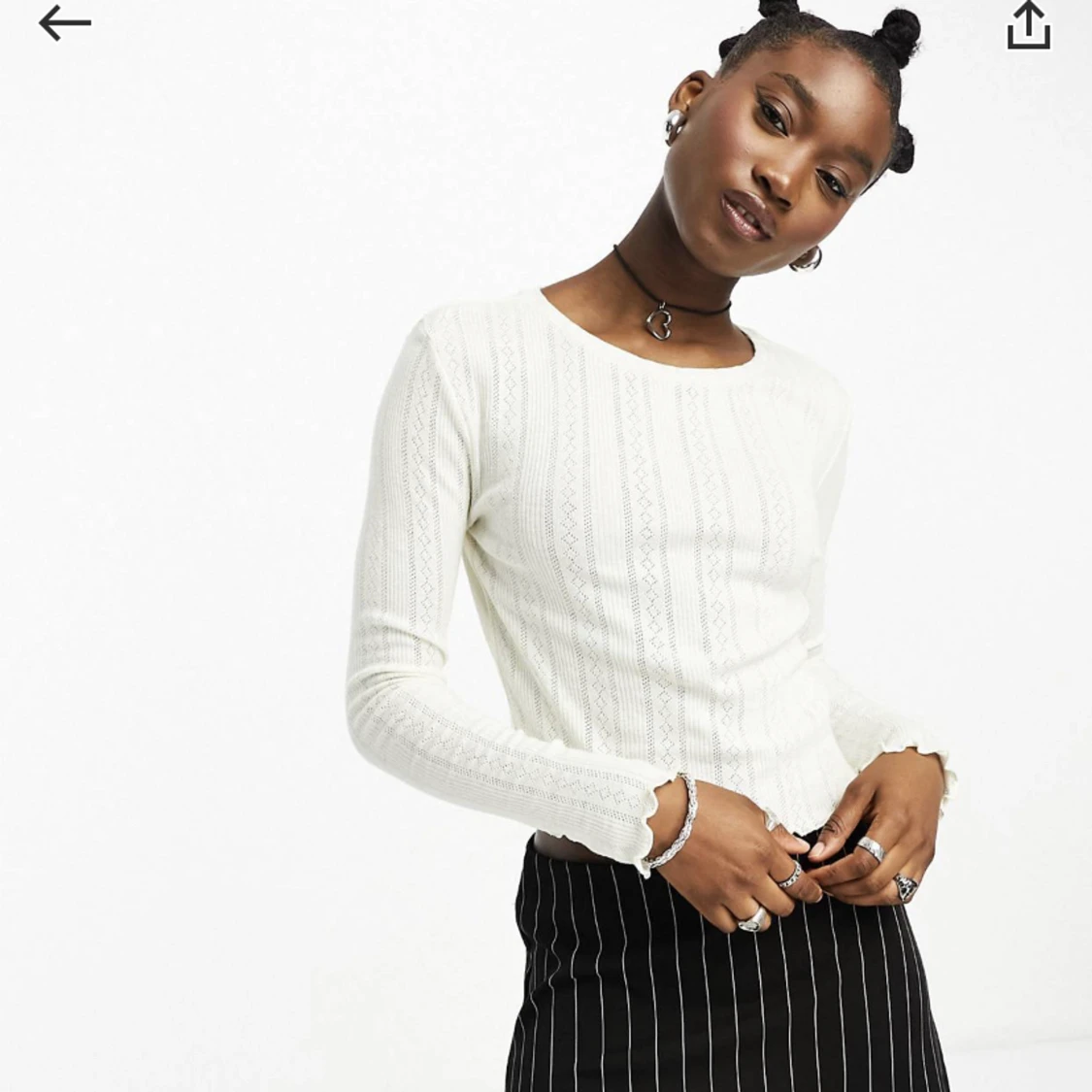 Vit topp med uddkant