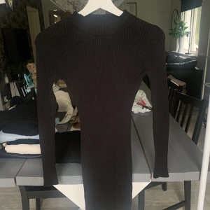 Ribbad klänning  - Inga defekter 