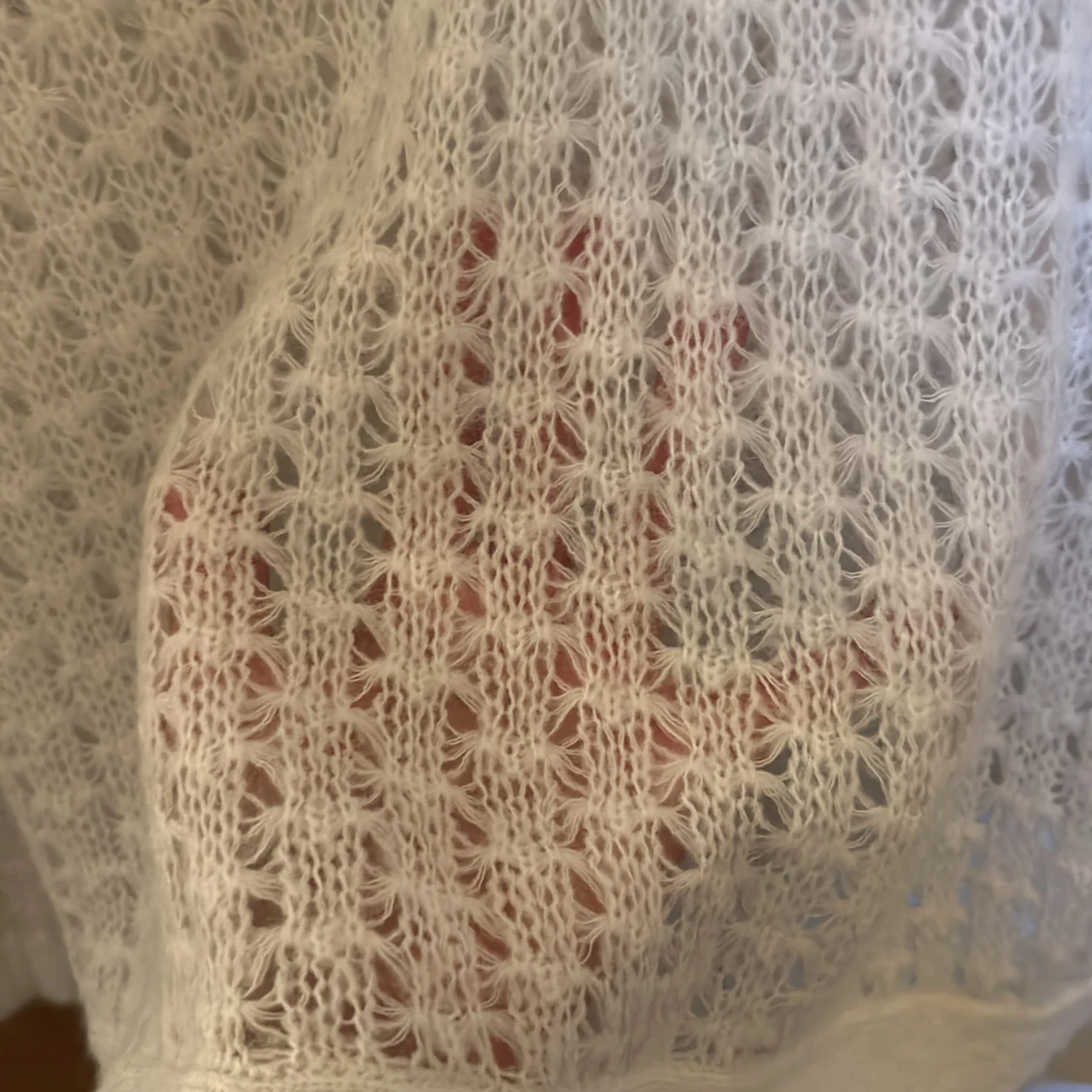 Genomskinlig stickad tröja - 2