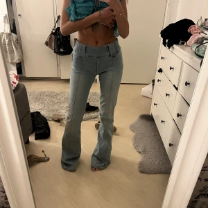 Urban outfitters  - Jättefina byxor, är lite för långa för mig tyvärr. Är 1,63❤️ det är samma som Vera Willemark från tiktok, såg att många i hnes kmt va intresserade❤️