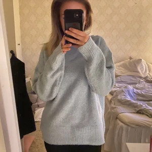 Stickad tröja - Ljusblå stickad tröja från lager157 storlek S oversized🫶🏼