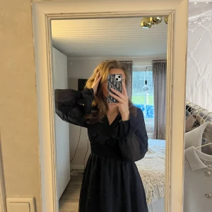 Klänning  - Klänning 