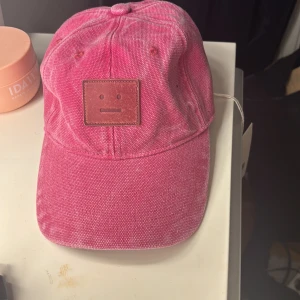 Akne keps  - Säljer denna asballa keps för acne studios. Hör av er vid frågor 💓