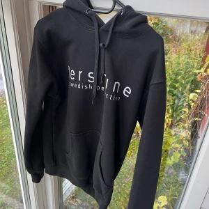 Tershine hoodie - Denna hoodie är i stl S men passar XS oxå, beror på vilken fit du vill ha. Den är nästan oanvänd då jag fick med detta när jag köpte saker till bilen på event!