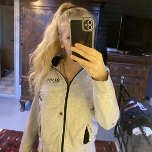 Boss tröja - Jätte bra skick inte andvänd 