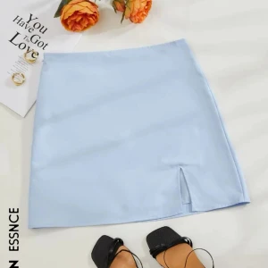 Kjol - Säljer denna helt nya kjolen! Strl L! Ordinarie pris 99kr!