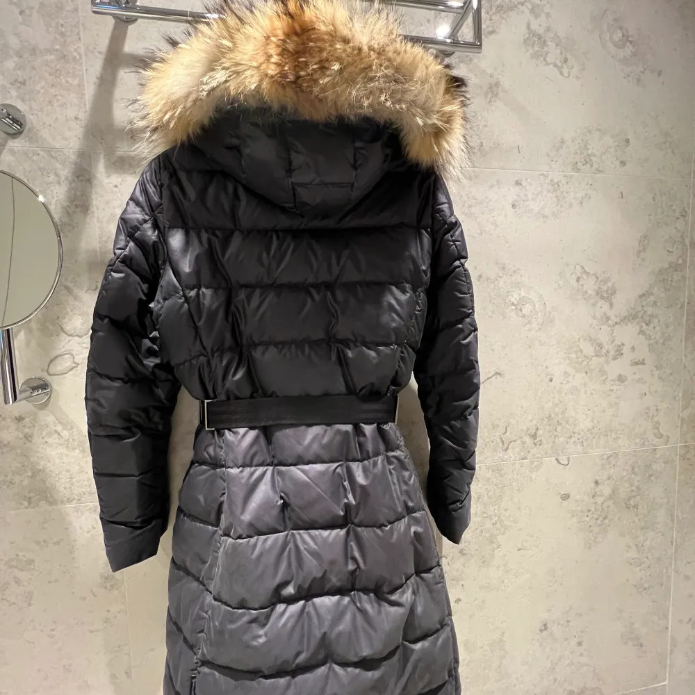 Moncler med päls luva, parka, S/M grå/svart . Jackor.