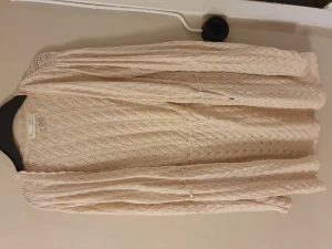 Odd Molly kofta, tunn i en beige färg. - Odd Molly kofta strl 1