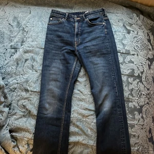 Jeans - Älskar dessa men har annorlunda stil nu:)