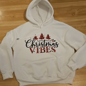 Jultröja. Ny - Helt ny. Tyvärr förstor för mig. Stl xs. Passar s med