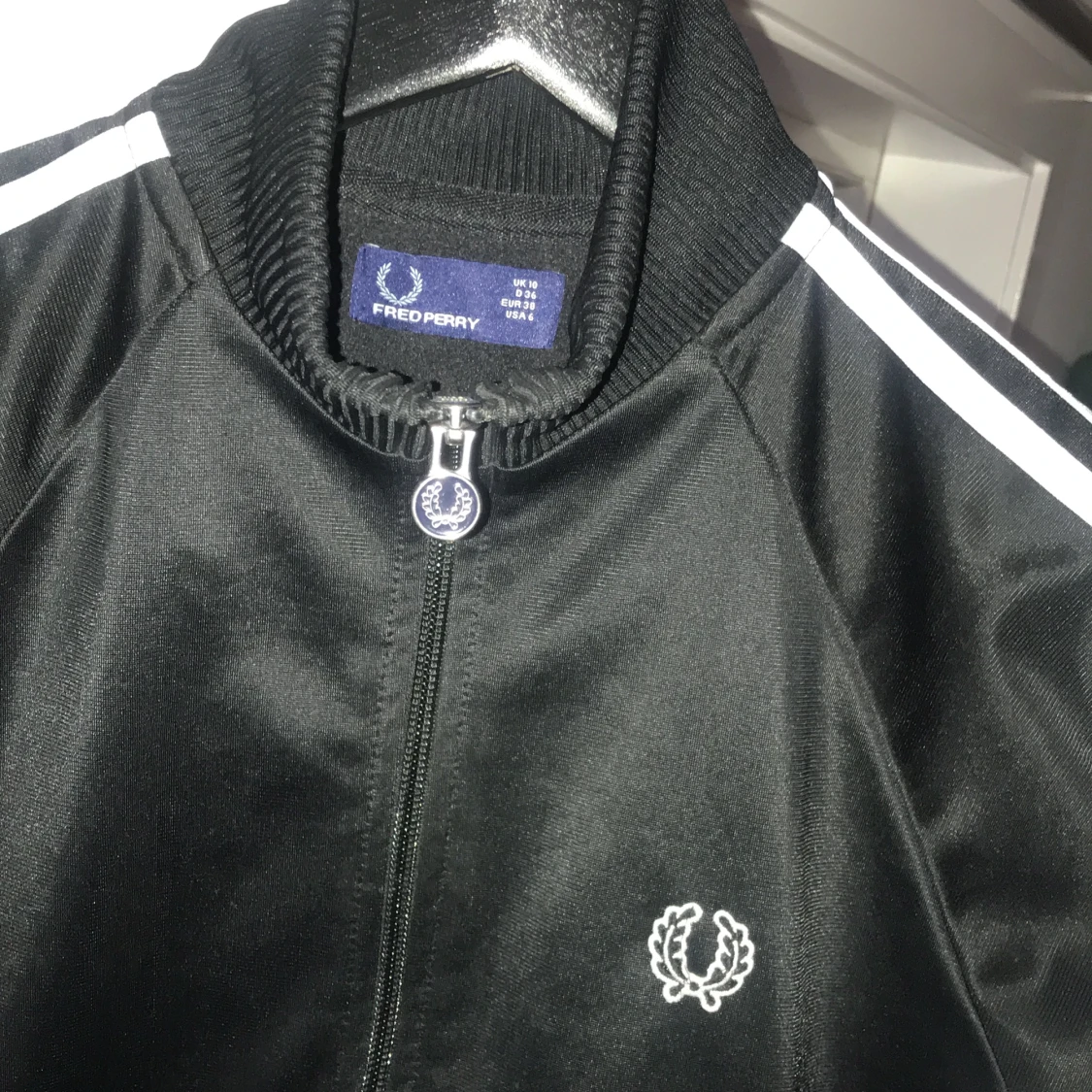 Fred Perry tröja i svart⭐️ - 90