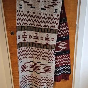 Halsduk - Fin halsduk med två nyanser. 