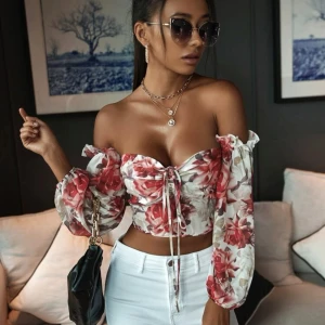 Blus - Jätte fin. Men för liten för mig. Aldrig använd. Endast testad 