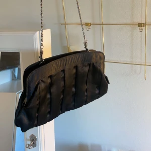 Väska - Supersöt svart väska💗